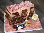 A 3.
Torta LV taška
Cena : 100.00 €
40 rezová torta